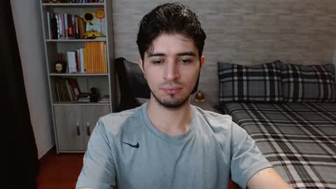 Snapshot of aaron_paul_ chatting on November 2025 05:35:01 PM Aaron online show from November 2025 05:35:01 PM