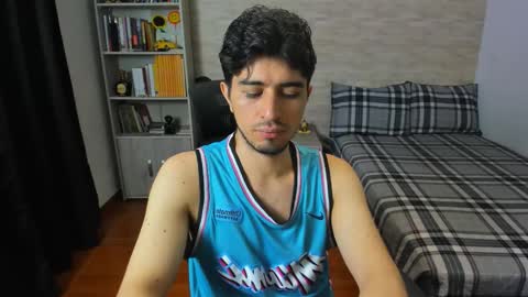 Snapshot of aaron_paul_ chatting on November 2025 05:55:02 PM Aaron online show from November 2025 05:55:02 PM