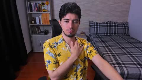 Snapshot of aaron_paul_ chatting on November 2025 05:02:01 PM Aaron online show from November 2025 05:02:01 PM