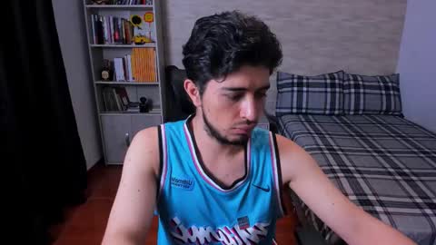 Snapshot of aaron_paul_ chatting on November 2025 09:28:01 PM Aaron online show from November 2025 09:28:01 PM