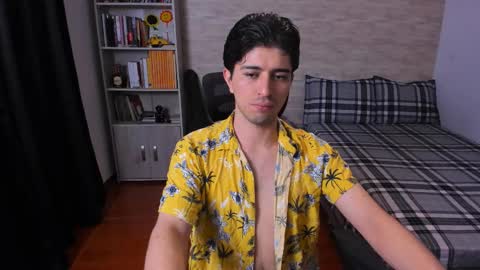 Snapshot of aaron_paul_ chatting on January 2026 08:00:02 PM Aaron online show from January 2026 08:00:02 PM