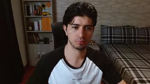 Snapshot of aaron_paul_ chatting on January 2026 09:52:02 PM Aaron online show from January 2026 09:52:02 PM