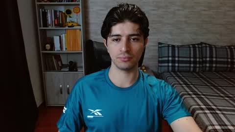 Snapshot of aaron_paul_ chatting on January 2026 06:44:01 PM Aaron online show from January 2026 06:44:01 PM