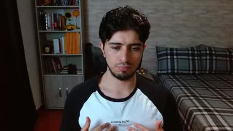 Snapshot of aaron_paul_ chatting on February 2026 07:09:02 PM Aaron online show from February 2026 07:09:02 PM