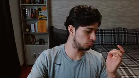 Snapshot of aaron_paul_ chatting on February 2026 07:50:02 PM Aaron online show from February 2026 07:50:02 PM