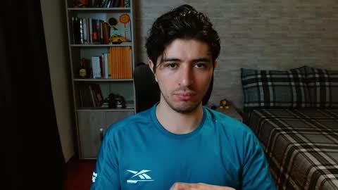 Snapshot of aaron_paul_ chatting on March 2026 07:07:01 PM Aaron online show from March 2026 07:07:01 PM