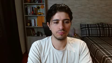 Snapshot of aaron_paul_ chatting on March 2026 09:30:02 PM Aaron online show from March 2026 09:30:02 PM