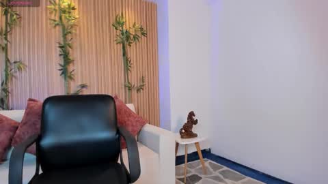 Aaron online show from January 2026 12:43:01 PM