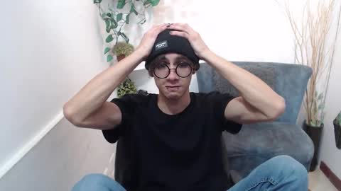 Aaron online show from February 2026 11:44:01 AM