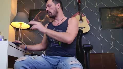 Aaron online show from December 2025 02:08:02 AM