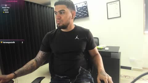 ig aaron hunter123 online show from March 2026 03:26:02 PM