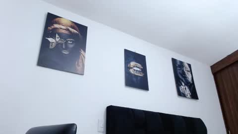 Snapshot of aaronteylor chatting on December 2024 10:51:02 PM aaronteylor online show from December 2024 10:51:02 PM