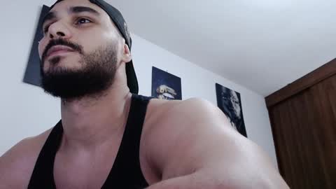 Snapshot of aaronteylor chatting on December 2024 02:19:02 PM aaronteylor online show from December 2024 02:19:02 PM