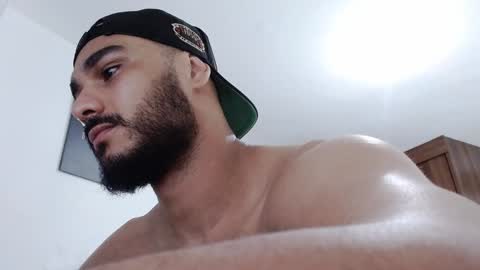 Snapshot of aaronteylor chatting on December 2024 10:55:02 AM aaronteylor online show from December 2024 10:55:02 AM