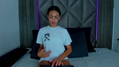   AASHLEY  online show from January 2025 07:39:02 PM