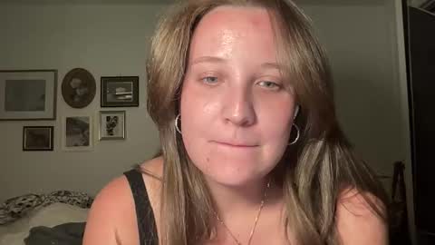 Snapshot of abbeytoocute chatting on March 2026 02:27:01 AM abbeytoocute online show from March 2026 02:27:01 AM