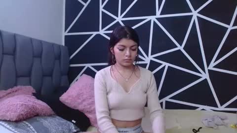 Abby y Crhiss  online show from December 2024 04:30:02 AM