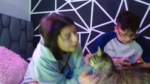 Abby y Crhiss  online show from February 2025 07:00:02 AM