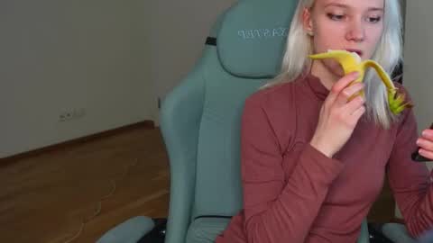 Snapshot of abby_laker chatting on December 2025 05:33:02 PM ABBY LAKER online show from December 2025 05:33:02 PM