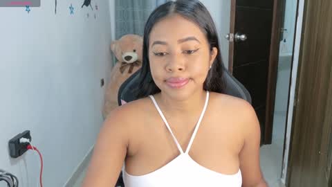 Snapshot of abby_tits chatting on December 2024 09:33:01 PM ABBY online show from December 2024 09:33:01 PM