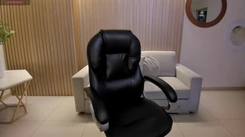 Abby Dalton  online show from November 2025 11:12:01 AM