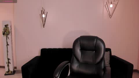 Abby Dalton  online show from November 2025 06:30:01 PM