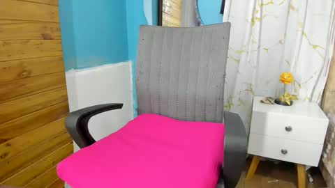 Snapshot of abbyhowlland chatting on October 2025 04:57:02 AM sara online show from October 2025 04:57:02 AM