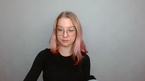 Snapshot of abbymoore__ chatting on December 2024 11:45:01 AM Abby Lovense is active online show from December 2024 11:45:01 AM