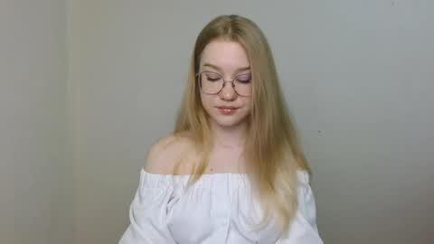 Snapshot of abbymoore__ chatting on April 2026 12:29:02 PM Abby Lovense is active online show from April 2026 12:29:02 PM