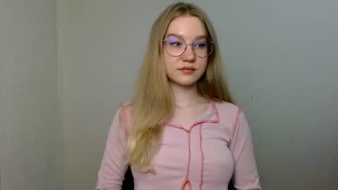 Abby Lovense is active online show from June 2026 09:56:01 AM