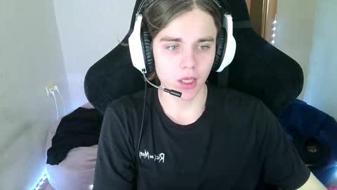 Snapshot of abbysal_blade chatting on October 2025 07:31:02 AM abbysal_blade online show from October 2025 07:31:02 AM