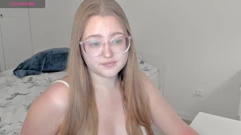 Snapshot of abbywyte chatting on December 2025 02:33:01 PM Abby Stream at Sat Sun Mon Fri online show from December 2025 02:33:01 PM