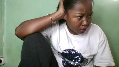 Snapshot of abella677022 chatting on June 2026 05:03:02 AM abella677022 online show from June 2026 05:03:02 AM
