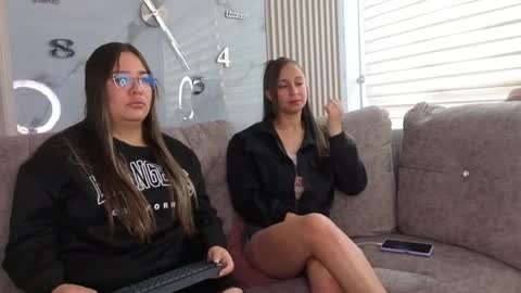 abella_as_ online show from April 2026 01:20:02 PM