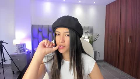 Snapshot of abella_ruiz chatting on February 2025 01:30:02 PM Abella Ruiz online show from February 2025 01:30:02 PM