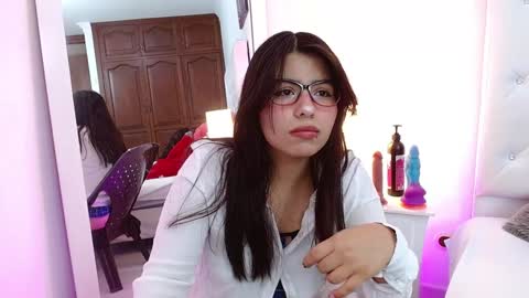 BELLA online show from January 2025 04:02:01 AM