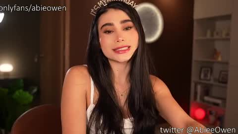 abie_owen online show from April 2026 11:38:01 PM