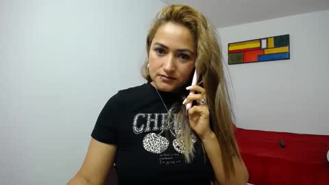 Snapshot of abie_spicy_ chatting on October 2025 01:44:01 PM ximena online show from October 2025 01:44:01 PM
