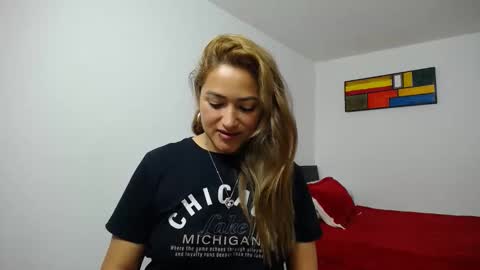 Snapshot of abie_spicy_ chatting on October 2025 12:06:01 PM ximena online show from October 2025 12:06:01 PM