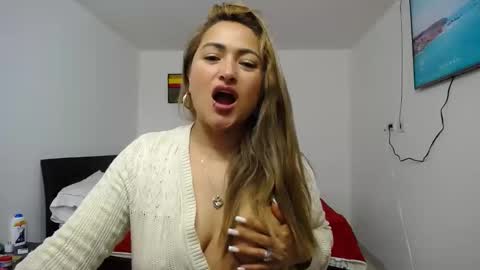 Snapshot of abie_spicy_ chatting on October 2025 01:45:02 PM ximena online show from October 2025 01:45:02 PM