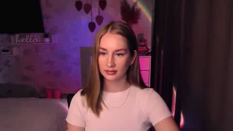 Anna online show from November 2025 06:51:02 PM