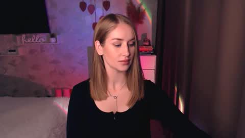 Anna online show from November 2025 07:57:01 PM