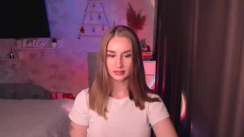 Anna online show from November 2025 07:18:01 PM