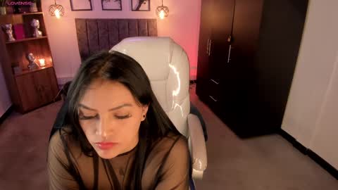 Snapshot of abiigaiil_ chatting on February 2025 08:14:02 PM Abigail online show from February 2025 08:14:02 PM