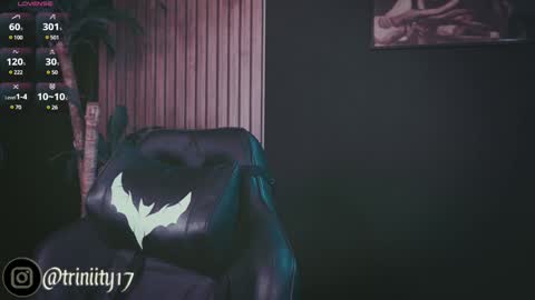 Snapshot of abril__colen chatting on February 2025 09:17:01 PM April online show from February 2025 09:17:01 PM