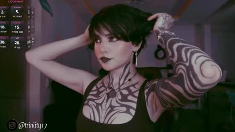 Snapshot of abril__colen chatting on December 2025 10:28:02 PM April online show from December 2025 10:28:02 PM