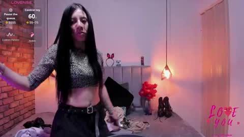 Abril Fox online show from April 2026 07:58:01 PM
