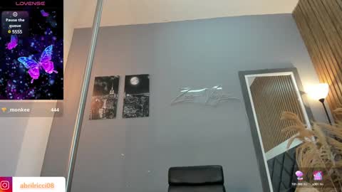 Snapshot of abril_ricci chatting on February 2025 06:54:01 AM Abril  online show from February 2025 06:54:01 AM