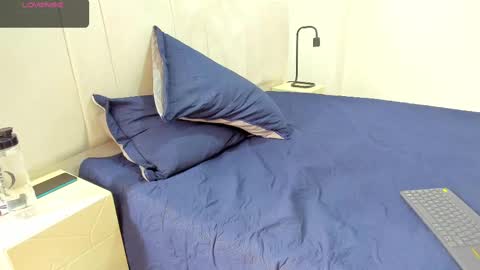 AbrilSonne online show from March 2025 06:58:02 PM