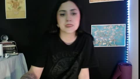 Absenta vert online show from May 2026 01:00:01 AM